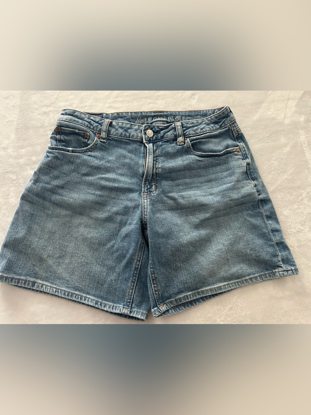 American Eagle Low-Rise Baggy Shorts Women’s Size 2
